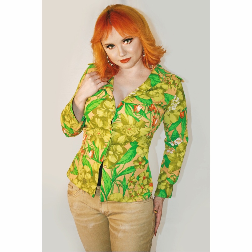 VINTAGE FLORAL TOP